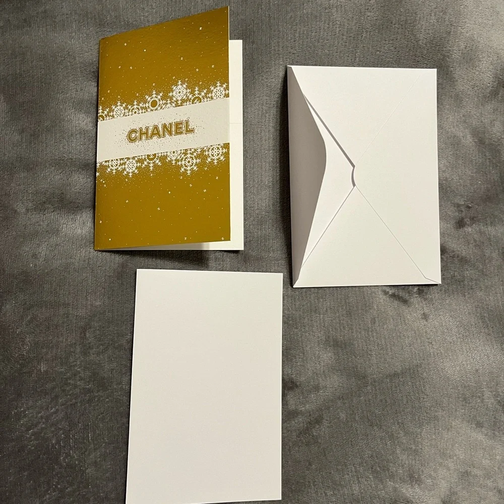 Chanel Gold Snowflake Card - Picture 4 of 4